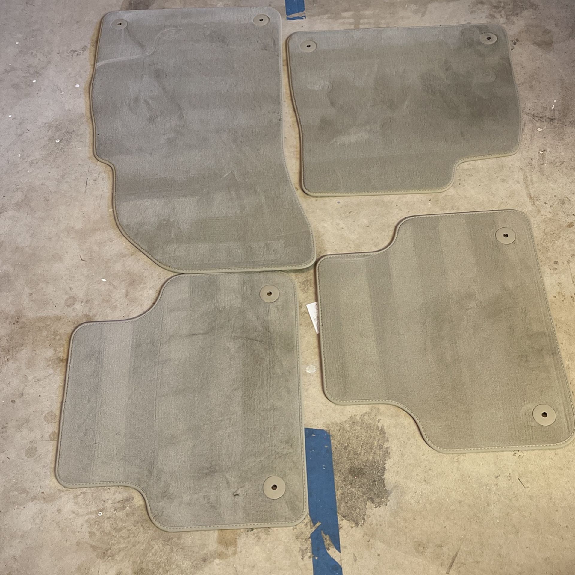 Audi Q7 Cream Carpeted Floor Mats