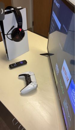 PS5 W/ Mic and controller and Roku TV