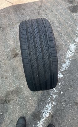Used Tire 285 45 R21 Bridgestone