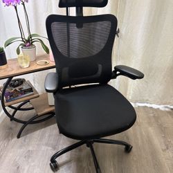 Office Chair With Arm Rest 