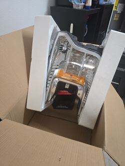 A set of OEM headlights. For ford f150 2019 xl