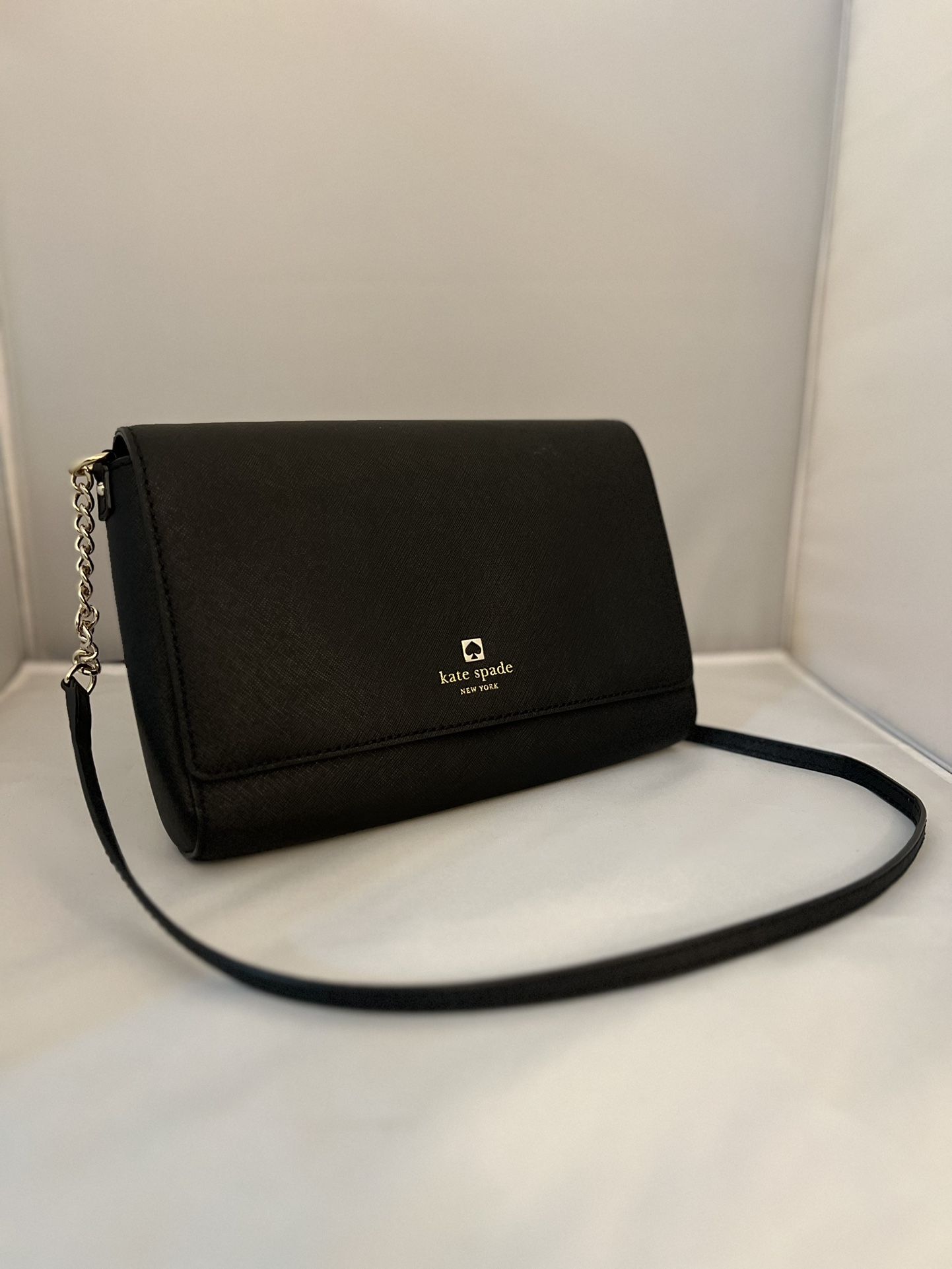 Kate Spade KS New York Black Gold Shell 10”W x 7”H x 2”D Crossbody Purse 100% Cow Leather Polyester RN 0102760 / CA 57710 Luxury Fashion Bag