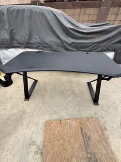 DPS black gaming table with LED lights