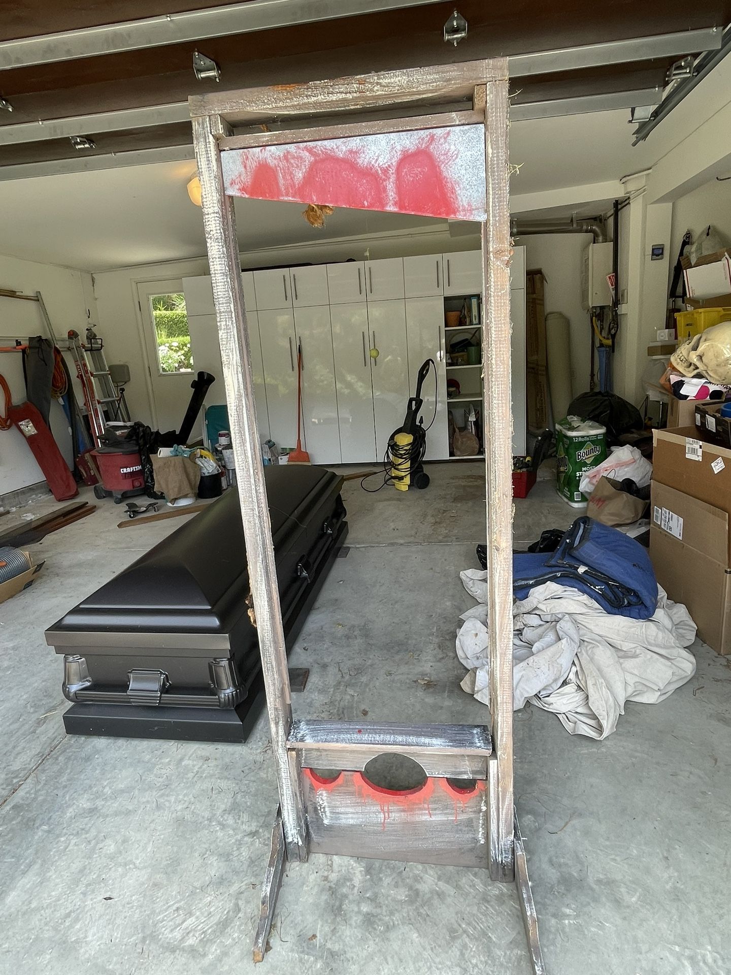 Halloween decoration - Guillotine