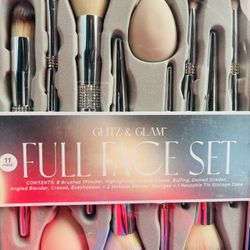 Glitz and glam make up brushes brand new