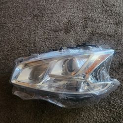 09-14 Maxima Drivers Headlight