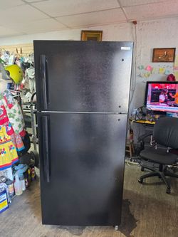 Refrigerator 66x30x30