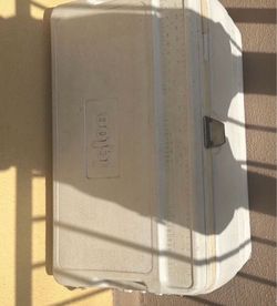 Igloo ice cooler