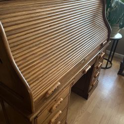 Beautiful Roll Top Desk