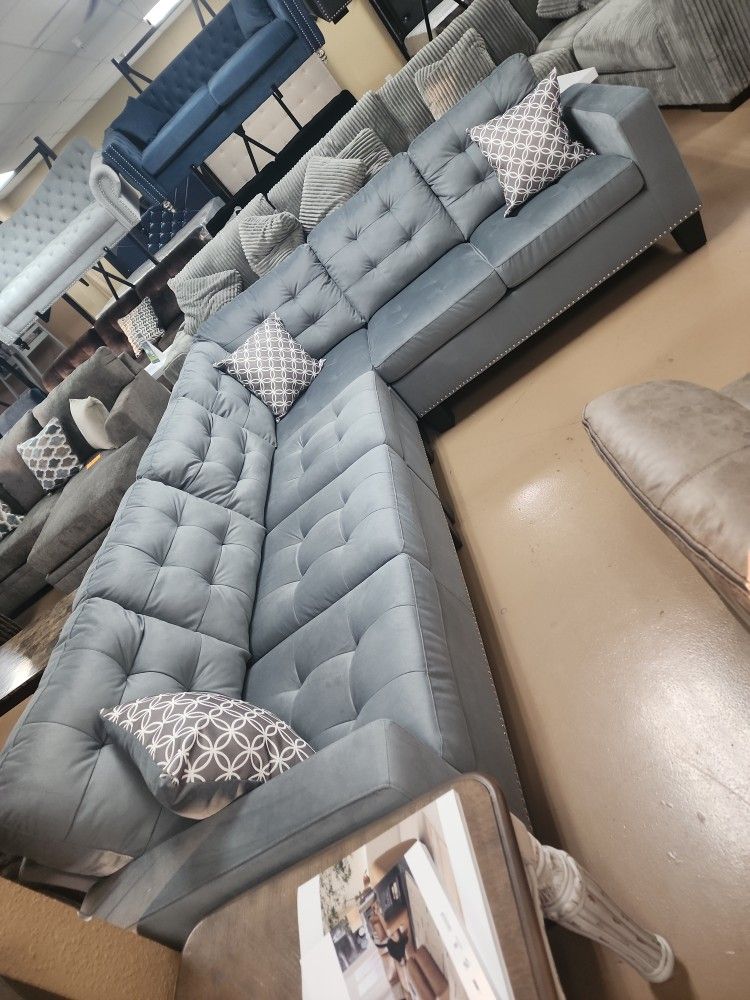 Grey Sectional 4pc Sofa With Pillows