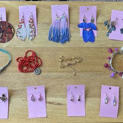 Lots of new jewelry $1 Each