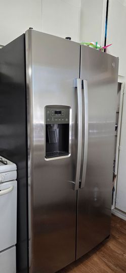 GE 36" side by side refrigerator