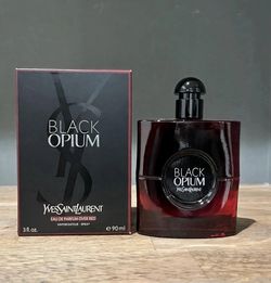 Yves Saint Laurent Black Opium Over Red EDP