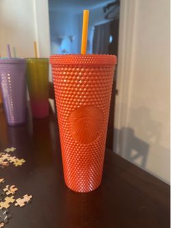 Venti Starbucks Iced Cups (only 1 tall hot cup)