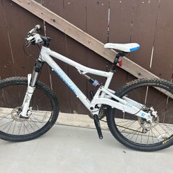 Cannondale Mountain Bike