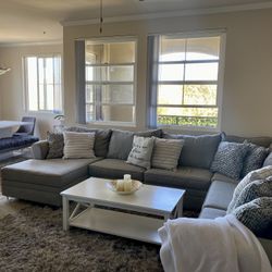 Gray Laurel Sectional with Pull-Out Bed & Chaise – Great Condition – $900