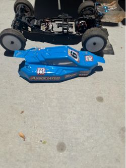 Team associated b6D 1/10 buggy