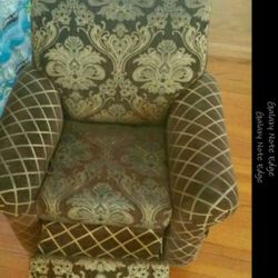 Sillon reclinable buenas Condisiones  Es Chico para Niños 