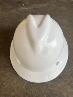 MSA V-Gard Slotted Full-Brim Hat with Fas-Trac III Suspension - White
