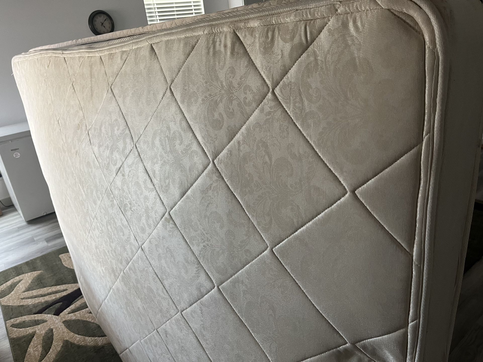 King Size Wooden Bed Frame For Sale (mattress And Wooden Frame For Free)