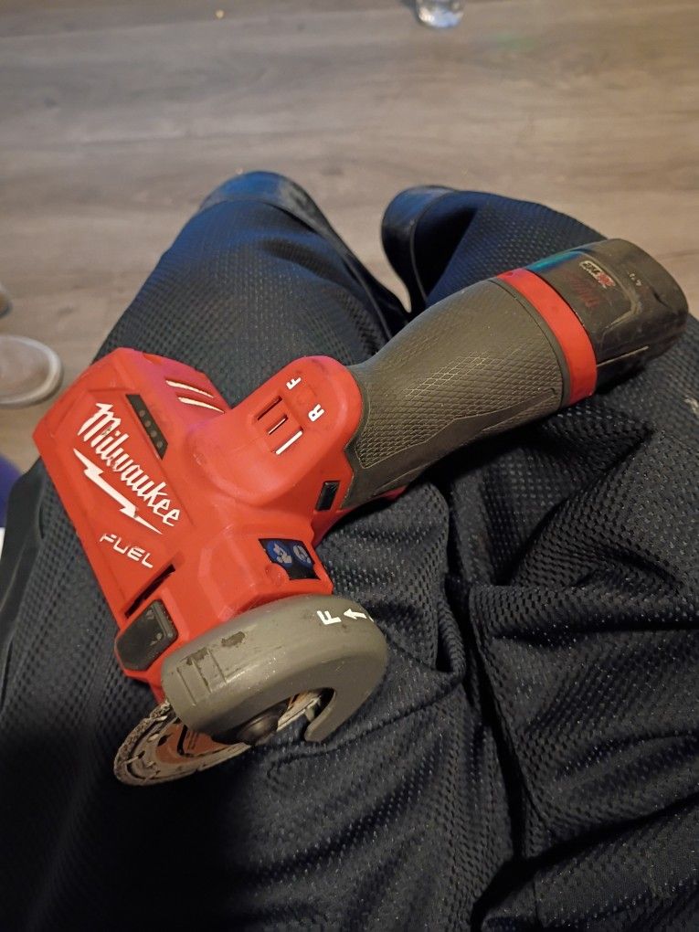 Milwaukee M12 Fuel Brushless 3" Cut Off Tool and 2.0 AH Battery