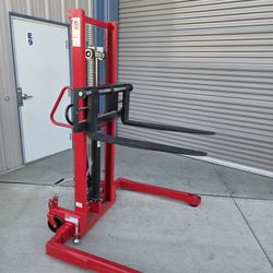 Manual Straddle Stacker: 2,000 lb Load Capacity, 36 inx4 in, 2 ³/4 in to 5ft3 in
Manual forklift

Used for few months, bought it new, in excellent con