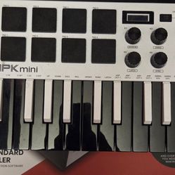 akai mini lab mk2 black and white  midi keyboard
