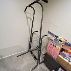 Pull Up Dip Station Tower Almost New 