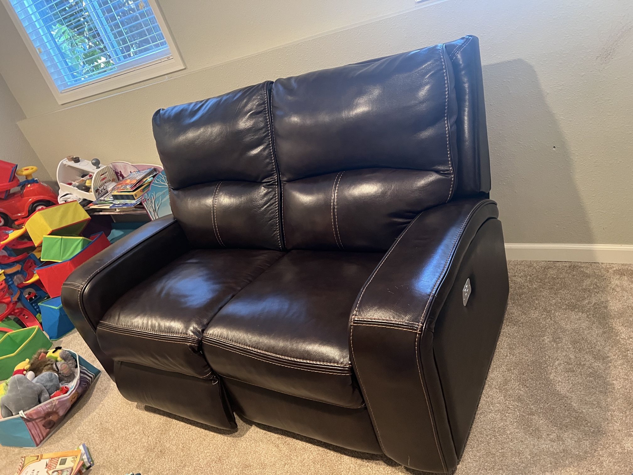 Top Grain Leather Power Recliner Loveseat Rarely Used