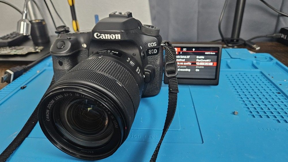 Canon Eos 80D. Excellent Condition!