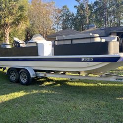 2006 Hurricane Sundeck FunDeck Boat 22.6
