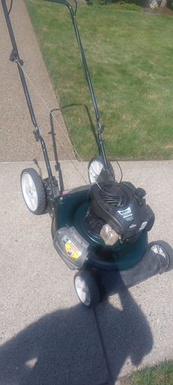 Very nice Bolens lawn mower side discharge or mulch only. Runs perfect
