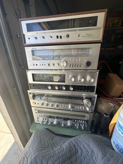 Vintage receivers and turntables