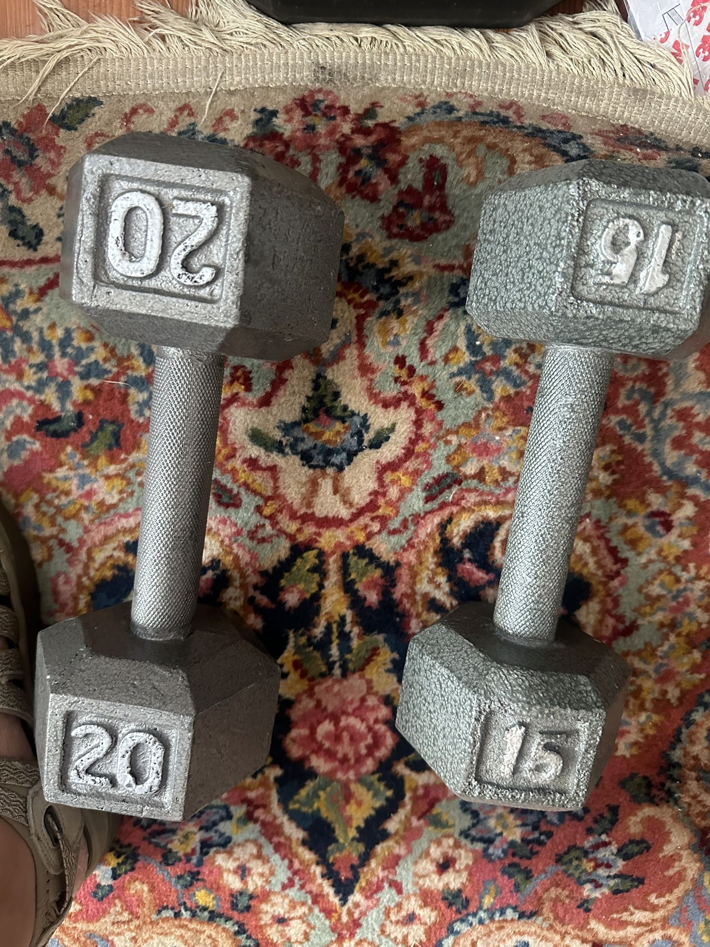 2 Dumbbells