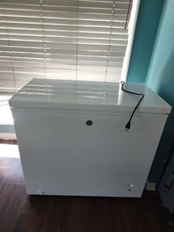 Congelador nuevo solo sacado de la caja no usado