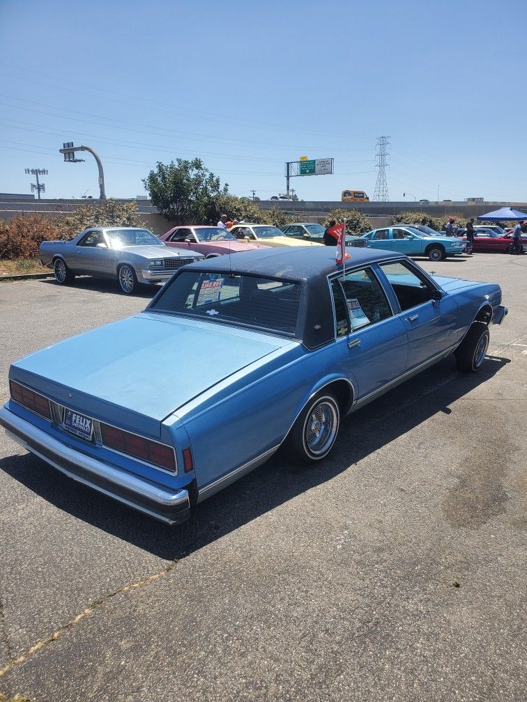 Chevy Caprice Lowrider 4dr 2 Pumps 8 Batteries Could Be A Hopper 🔥 Switch Cord Included