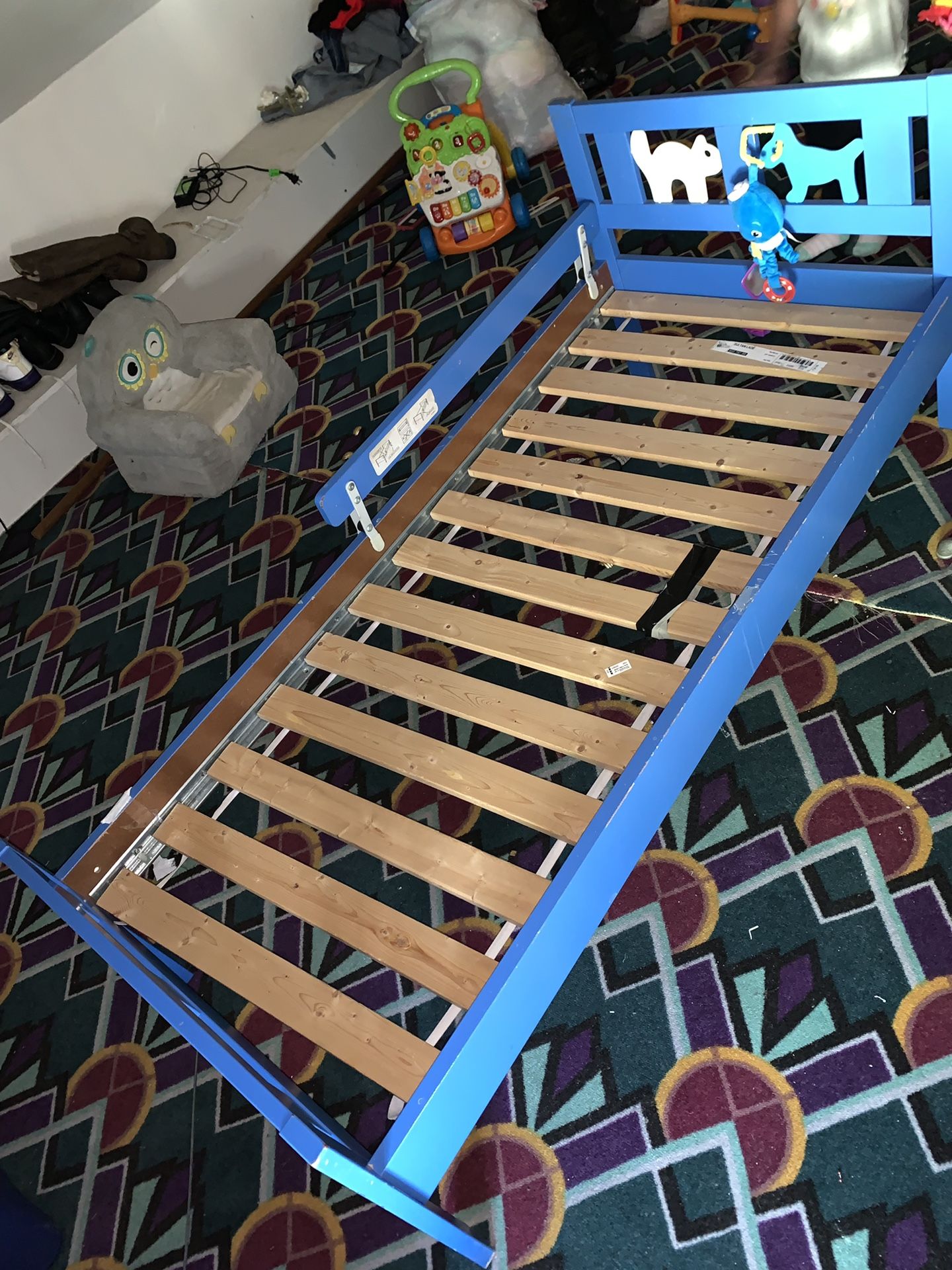 Toddler bed