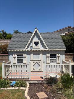 Little Cottage Co. Victorian Playhouse