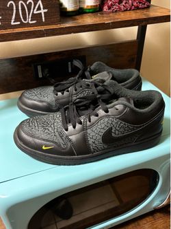 3 pairs 1 Jordan air black size 9 and other 2 size 6y
