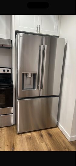 LG refrigerator excellent condition