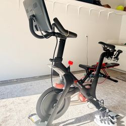 Peloton like new.    525.00