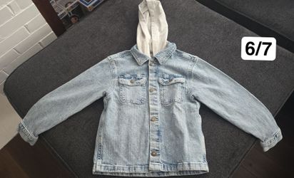 Kids Hooded Denim Jacket Size 6/7