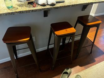 Kitchen Bar Stools $75