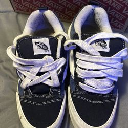 Navy/True white knu skill vans