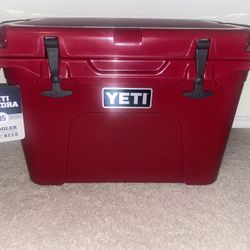 Yeti Tundra 35 Cooler - Rescue Red