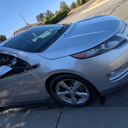 2014 Chevy Volt LT still has warranty from chevy
