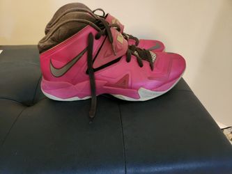 Breast Cancer LeBron James Sneakers