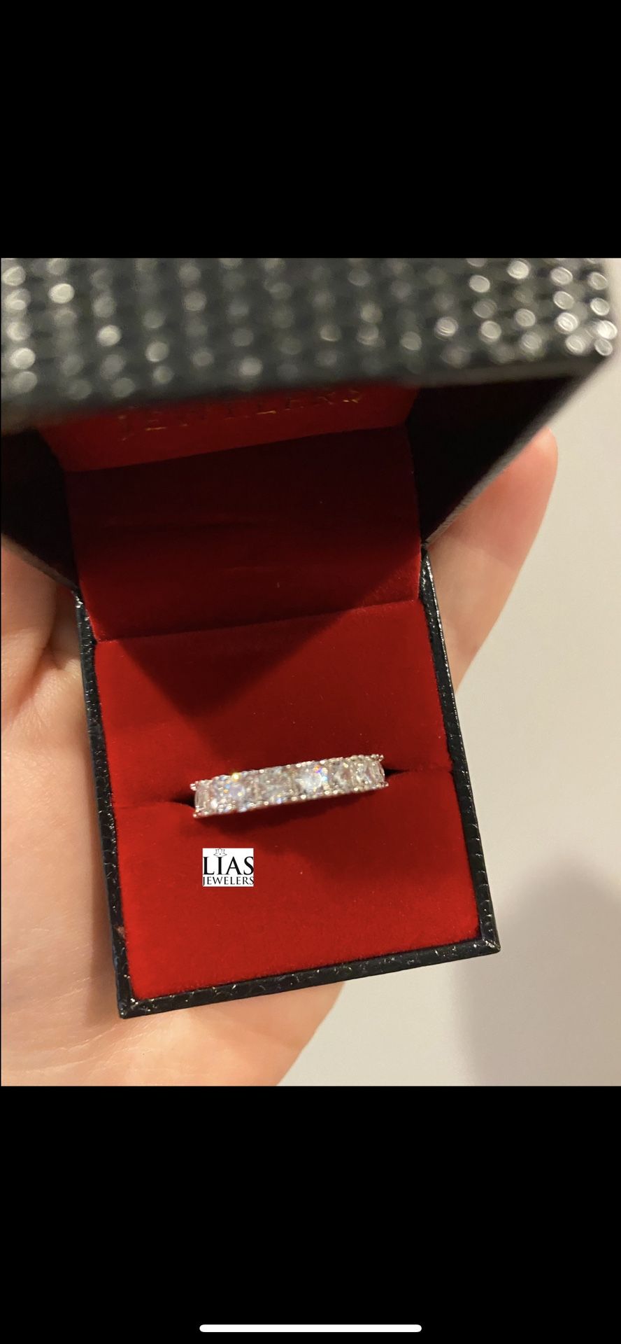 New 18k White Gold Wedding Ring Set