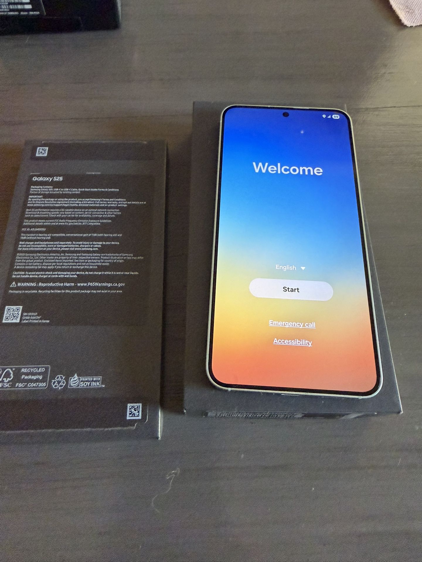 Samsung Galaxy S25 128 GB (Mint) – Unlocked – Like New with Box & Warranty