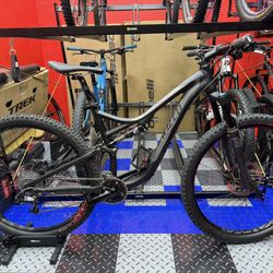 Specialized Stumpjumper 29er – Full Suspension Trail Bike